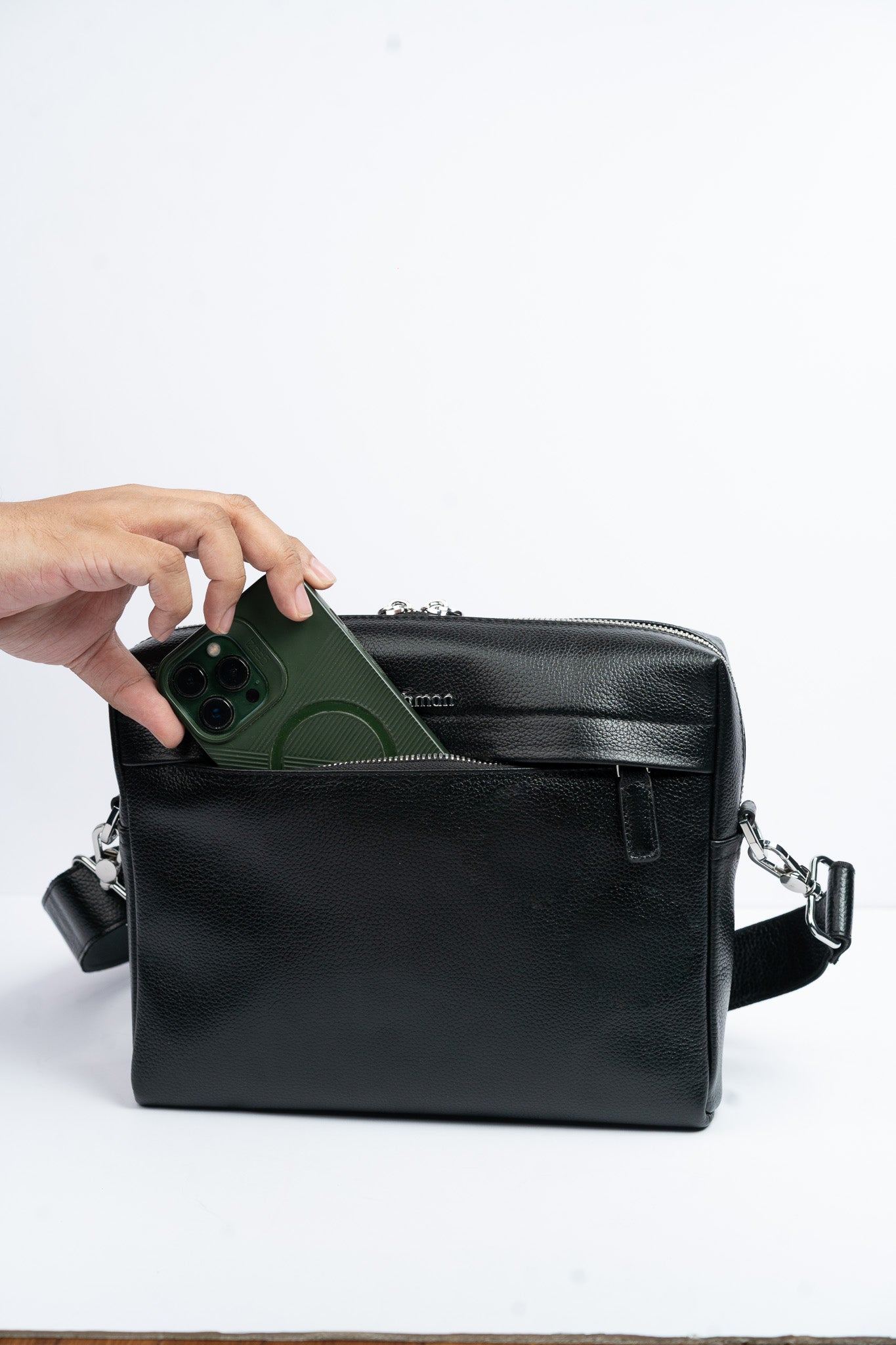 Roam Sling Bag By Dutchman