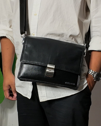THE SHIFT SLING BAG