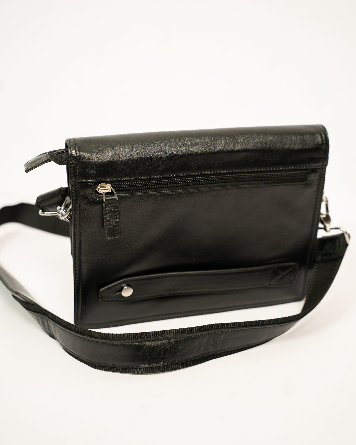 THE SHIFT SLING BAG