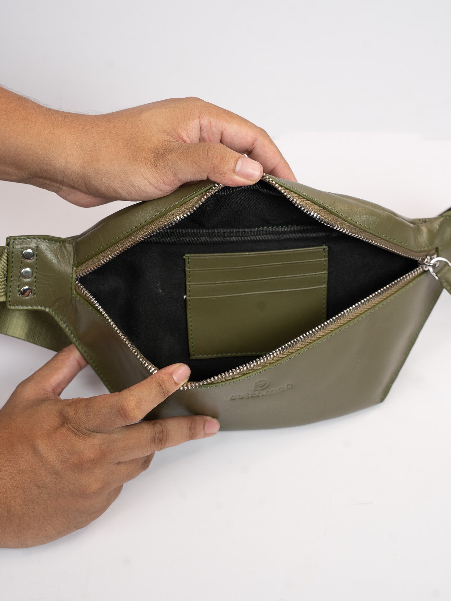 The Vault by Dutchman – Premium Leather Fanny Pack